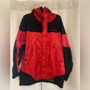 Vintage Marmot snowboarding jacket
Size Medium men’s.